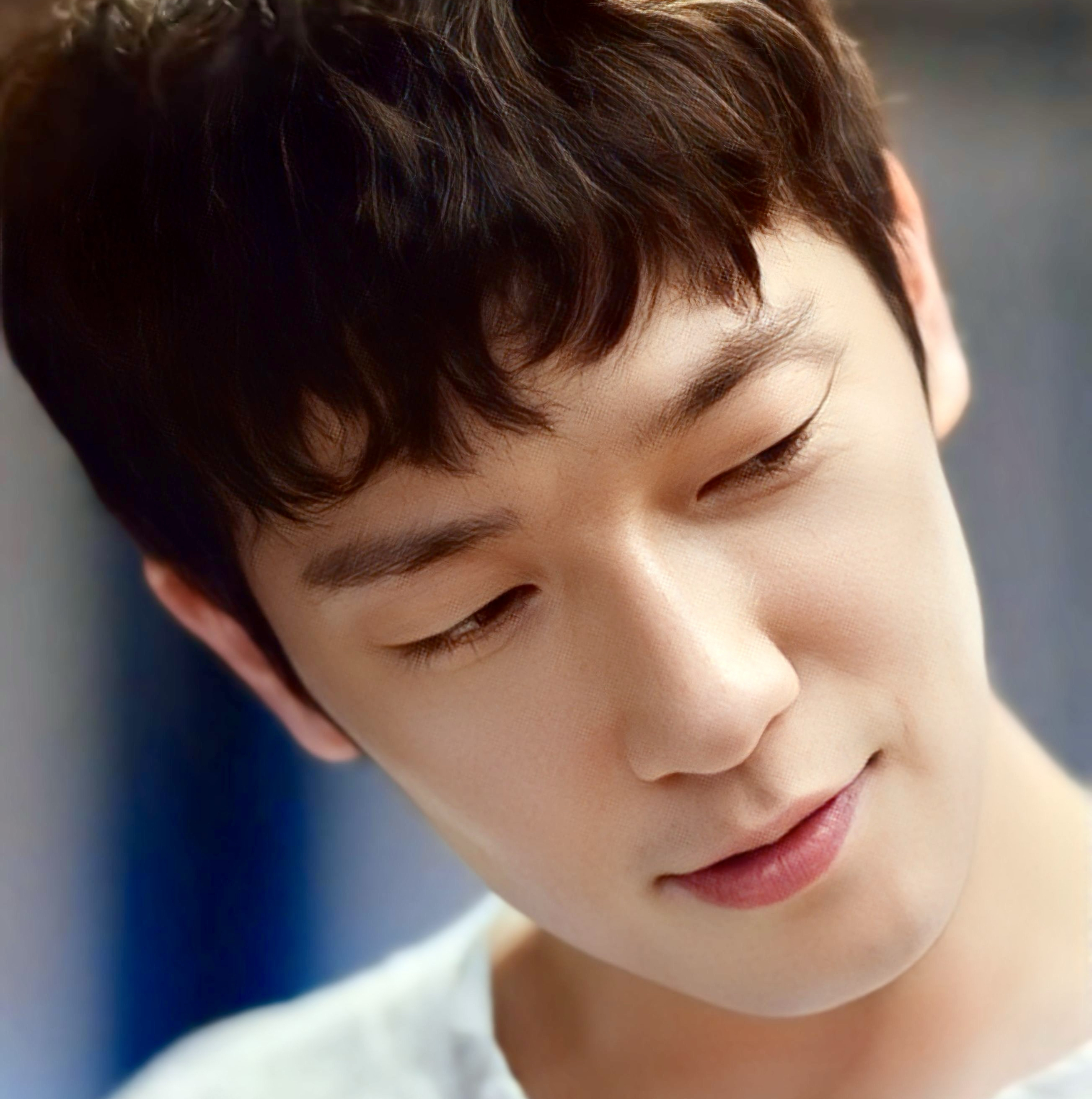 Behind-the-scenes cut of Son Seokkoo