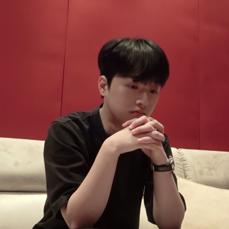 Behind-the-scenes cut of Lee Chanwon