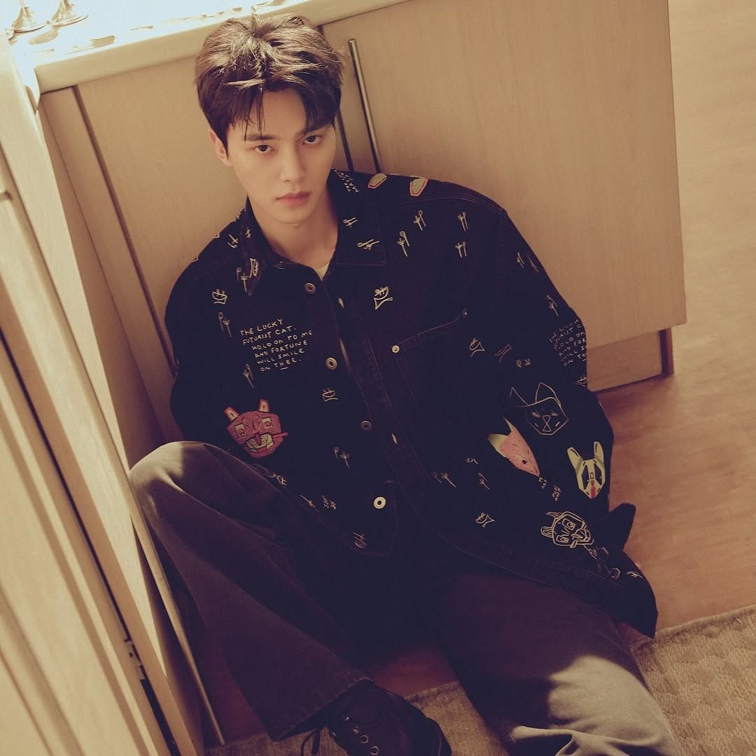 Latest photo of Song Kang