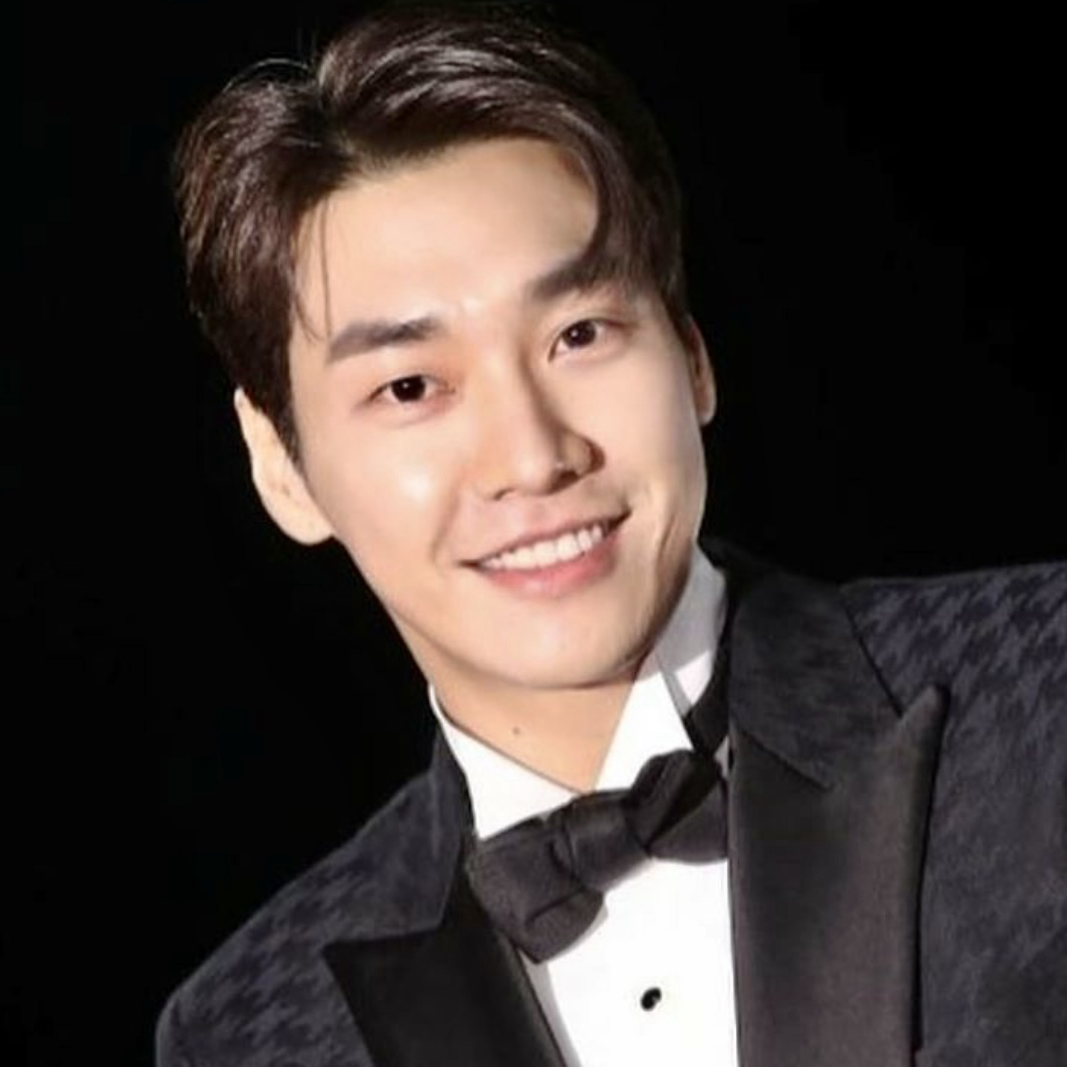 Behind-the-scenes cut of Kim Youngkwang