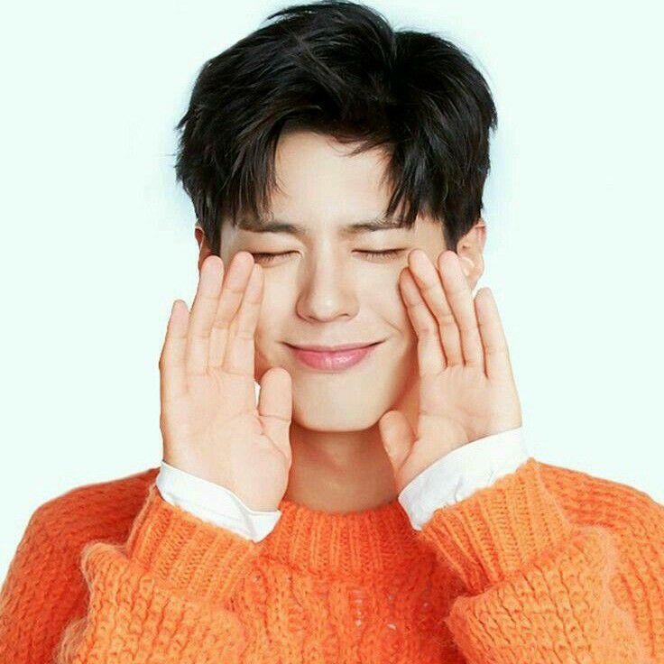 A moment captured by a fan of Park Bogum