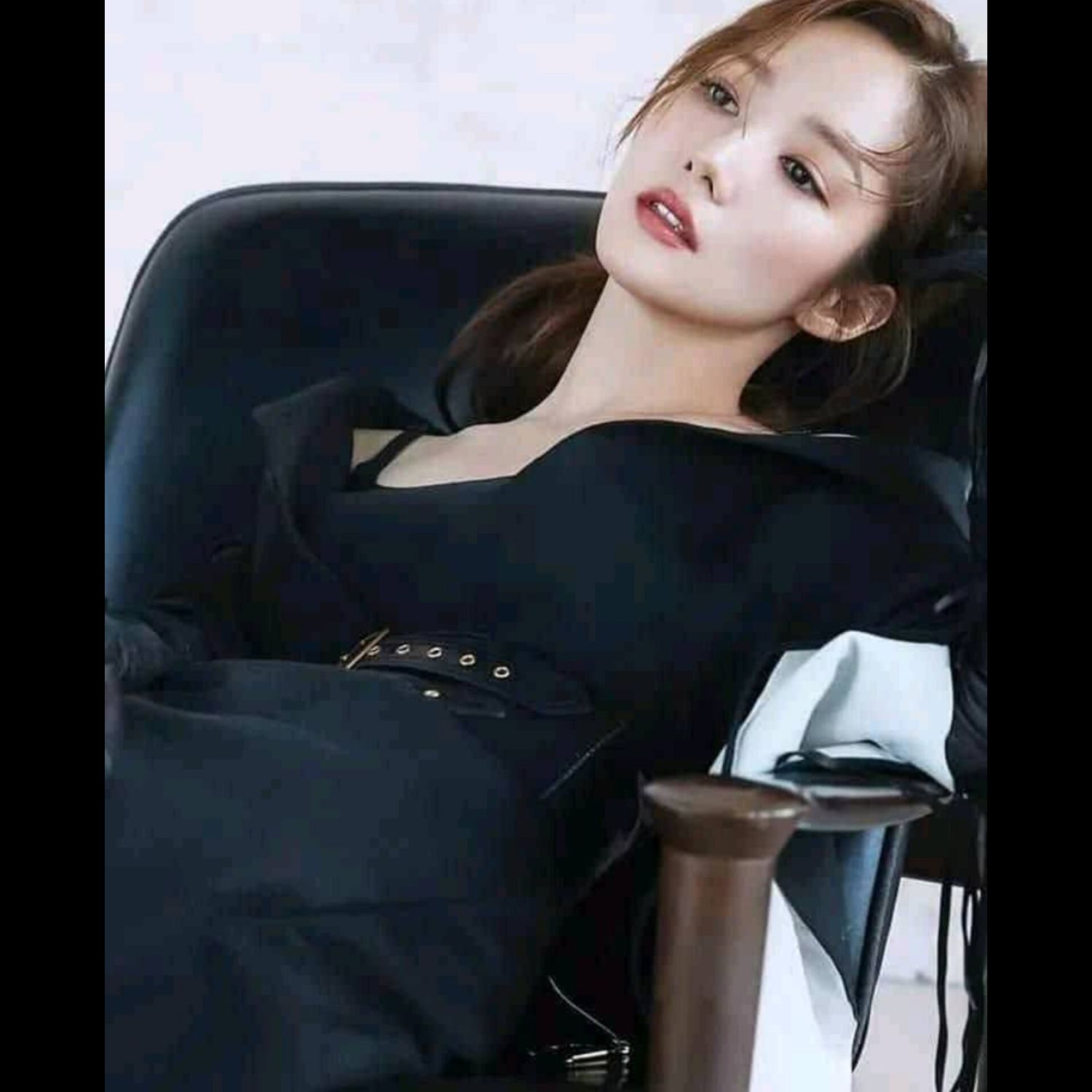 Behind-the-scenes cut of Park Minyoung