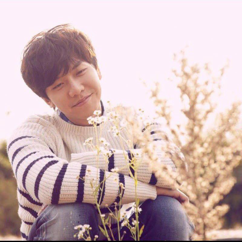 Behind-the-scenes cut of Lee Seunggi