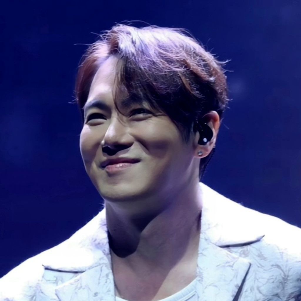 A moment captured by a fan of Hwanhee