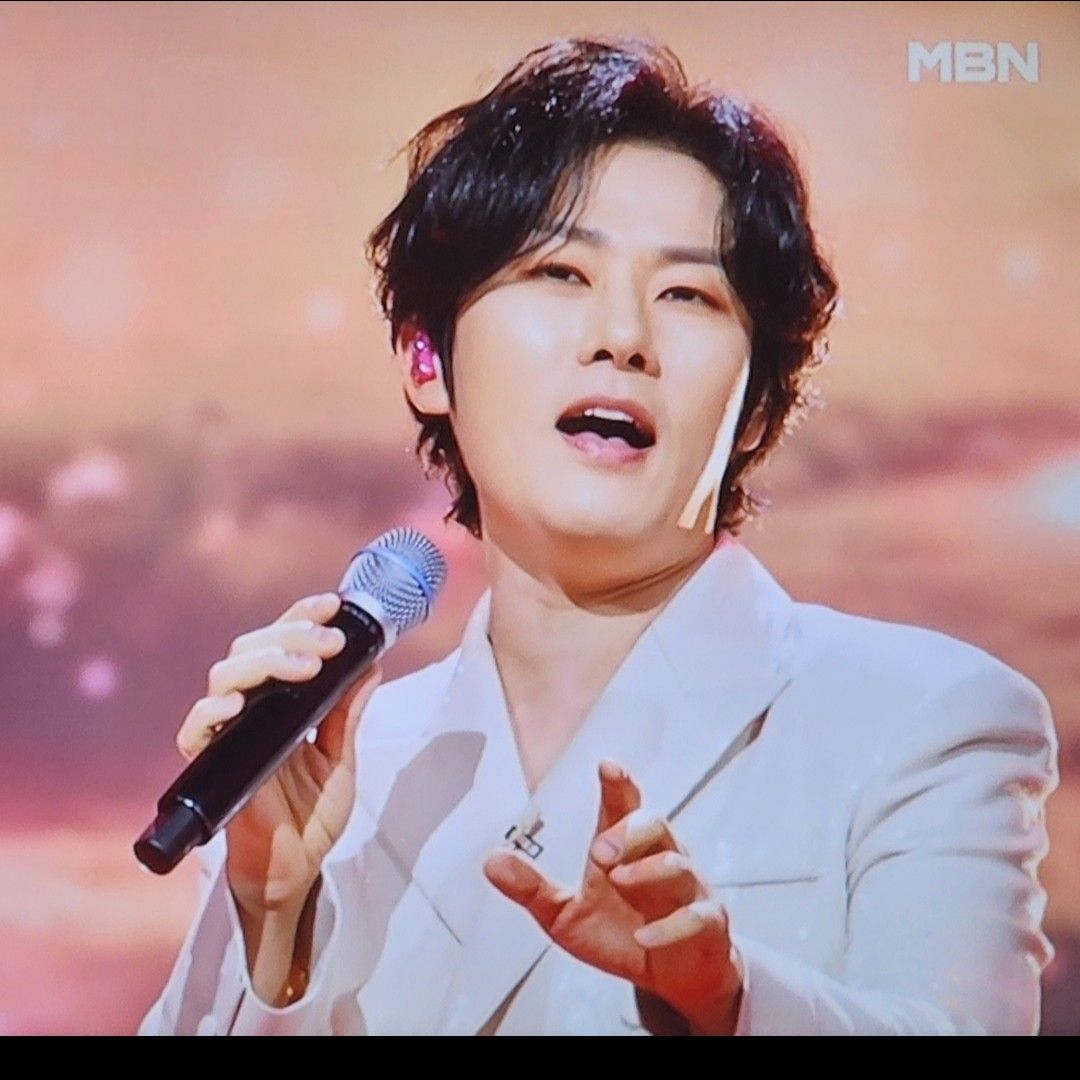 A moment captured by a fan of Kang Moonkyung