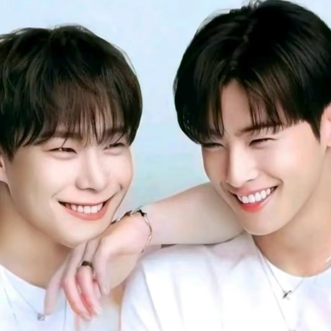 Recent activity shot of Cha Eunwoo