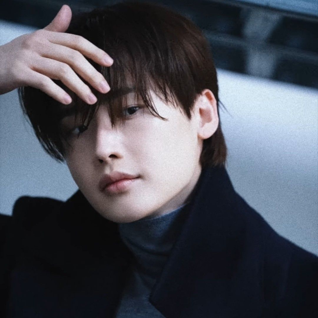 Behind-the-scenes cut of Lee Jongsuk