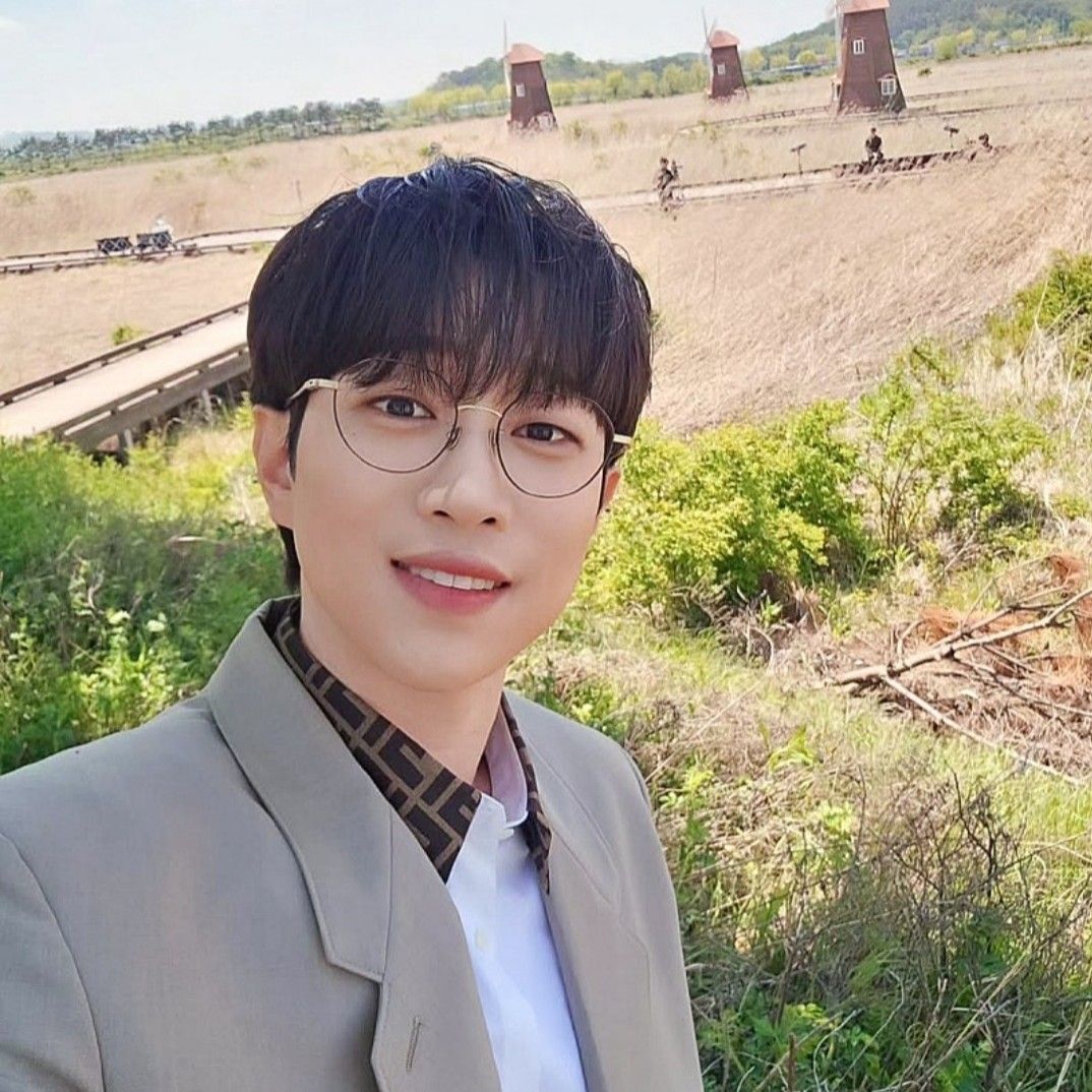 Recent activity shot of An Sunghoon