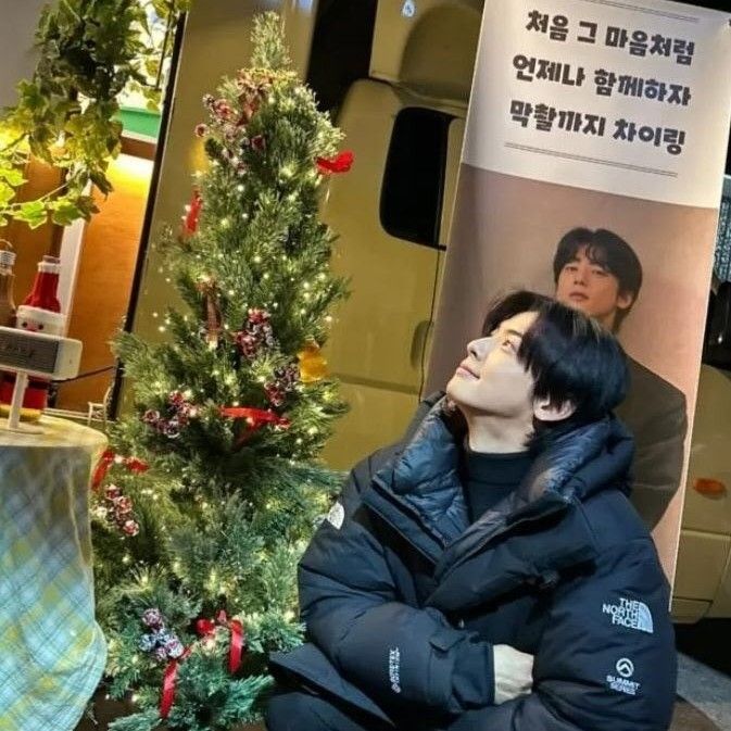 Foto terbaru dari Cha Eunwoo