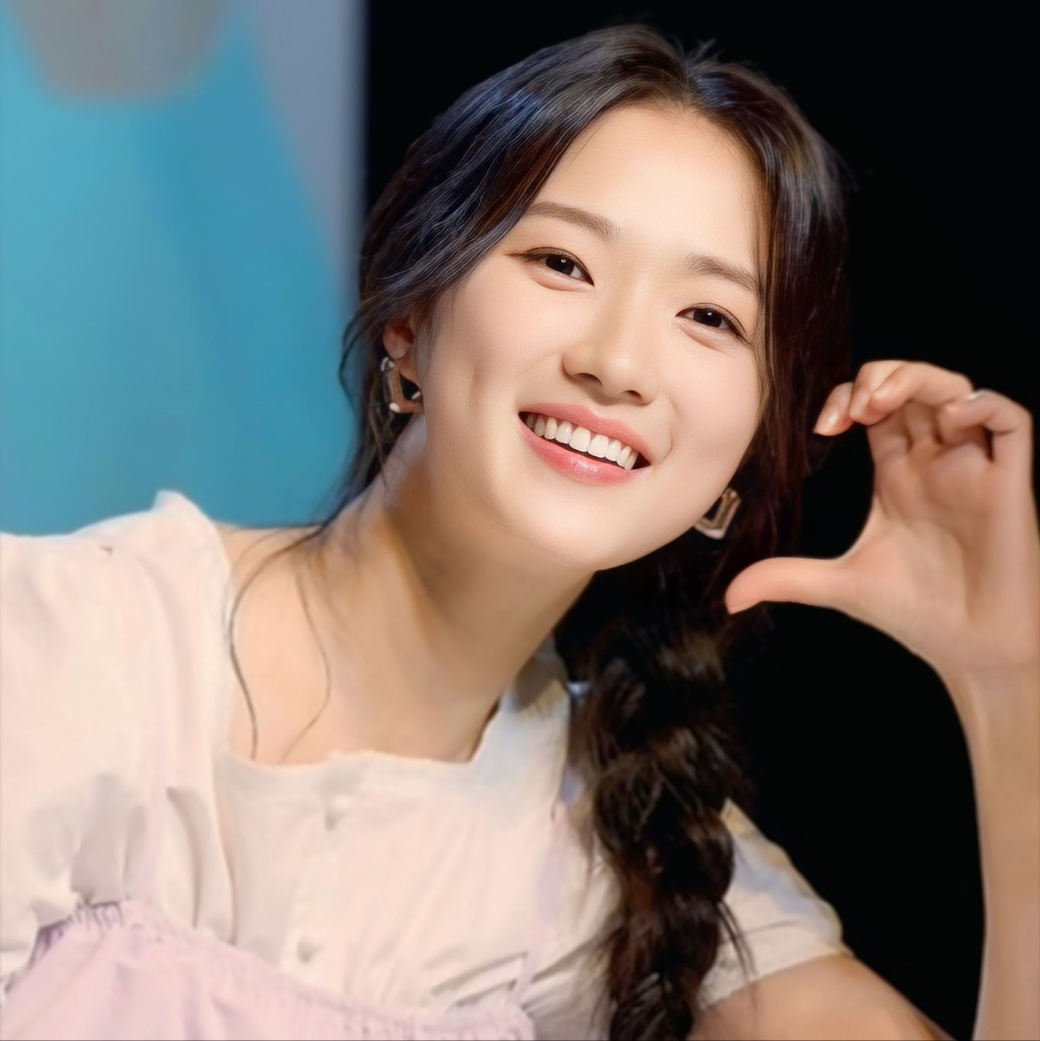 Recent activity shot of Kim Hyeyoon