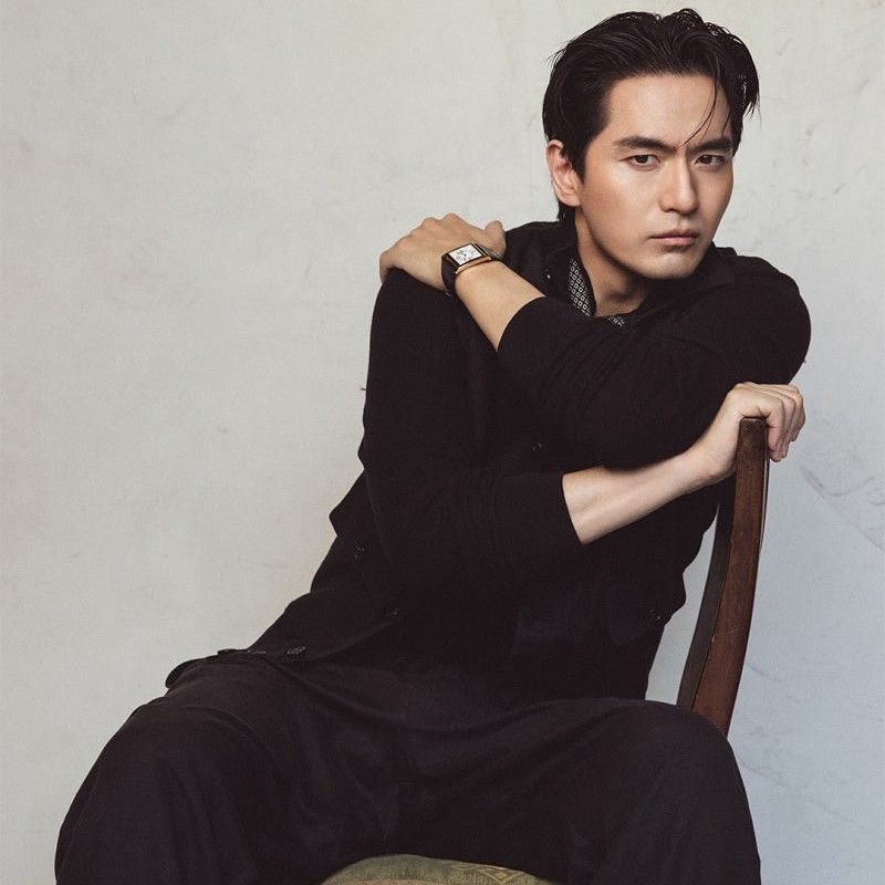 Recent activity shot of Lee Jinwook