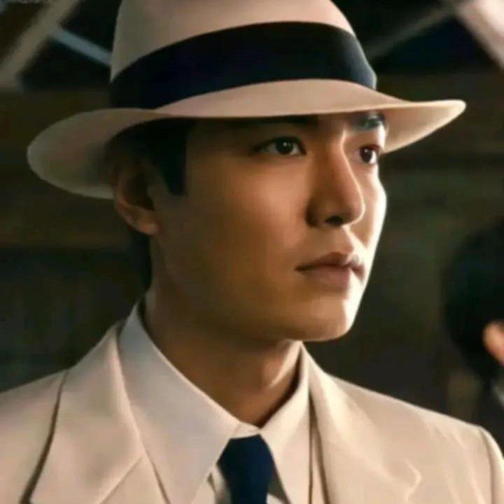 粉絲拍下的李敏鎬瞬間