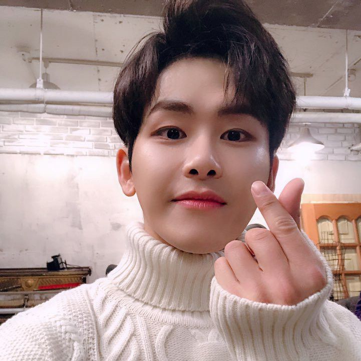 A moment captured by a fan of Hoya