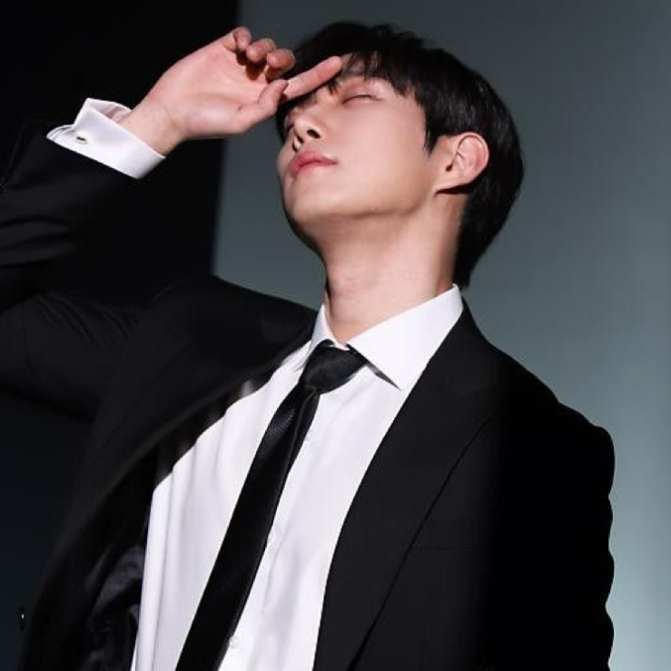 Behind-the-scenes cut of Kim Youngdae