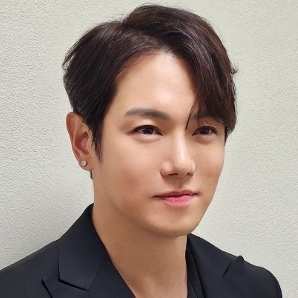 A moment captured by a fan of Hwanhee