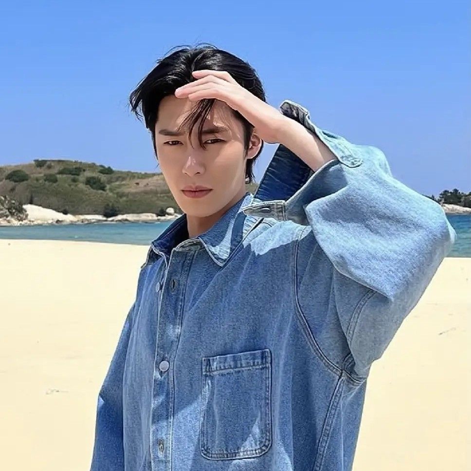 Behind-the-scenes cut of Lee Jaewook