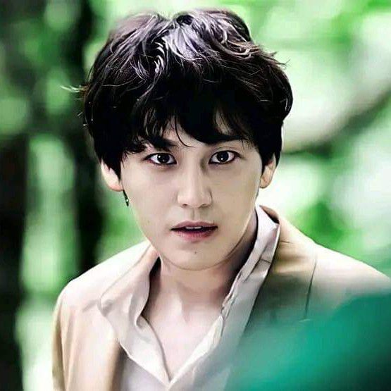 Behind-the-scenes cut of Kim Bum