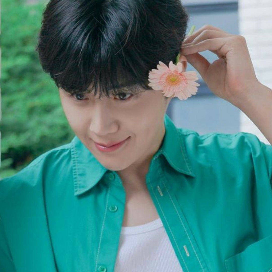 Behind-the-scenes cut of Kim Seonho