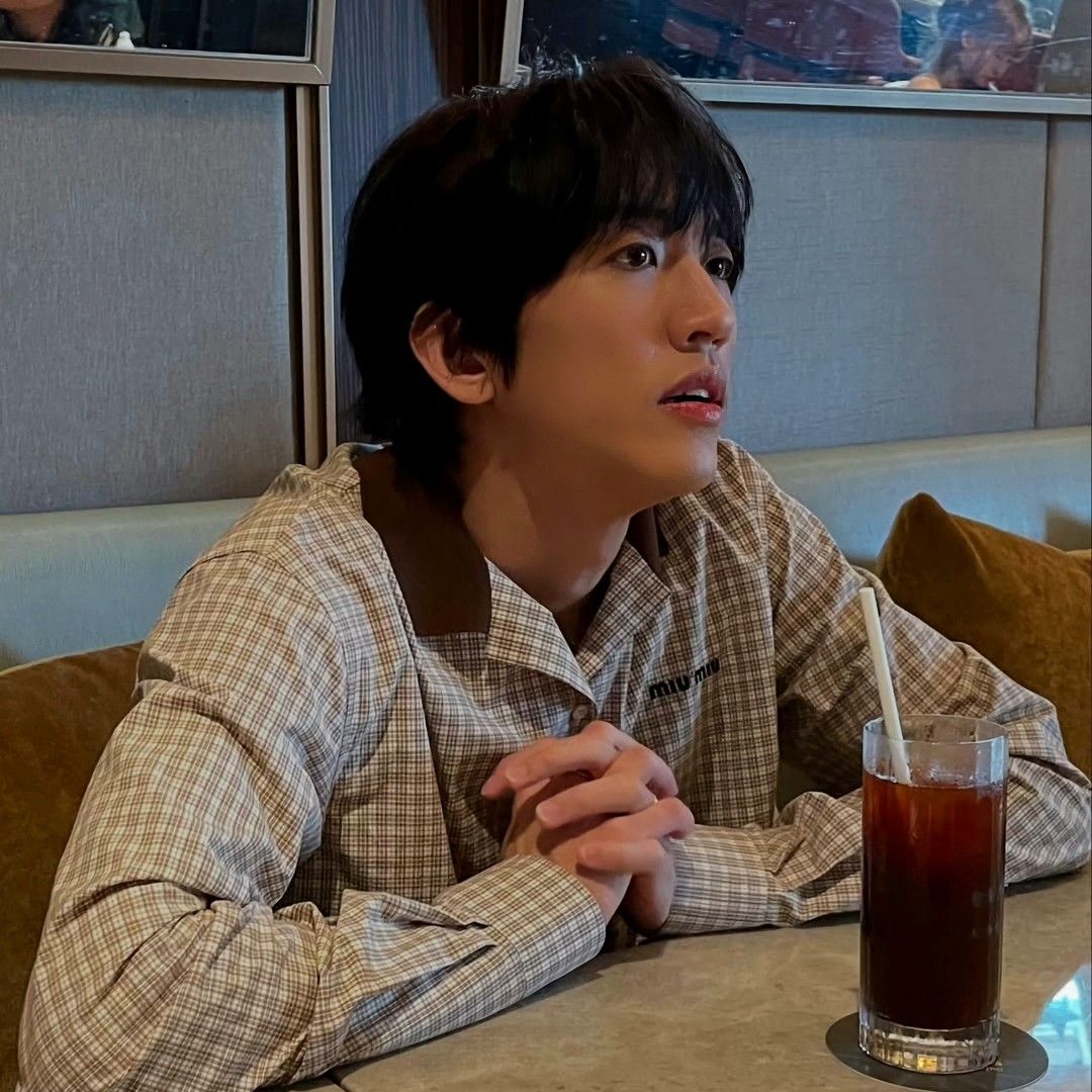 Behind-the-scenes cut of Lee Seungyoon