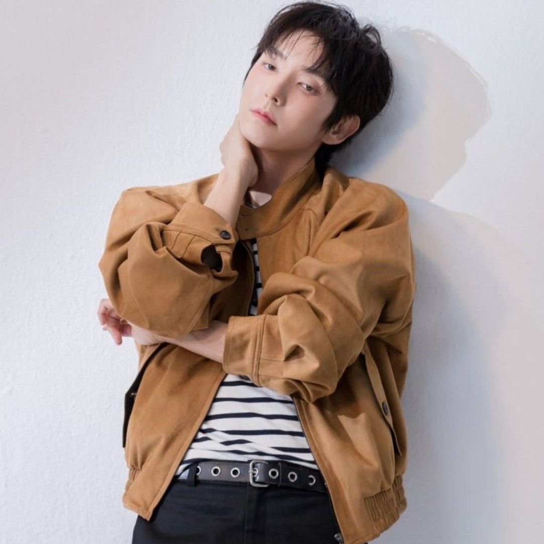 A moment captured by a fan of Lee Joongi