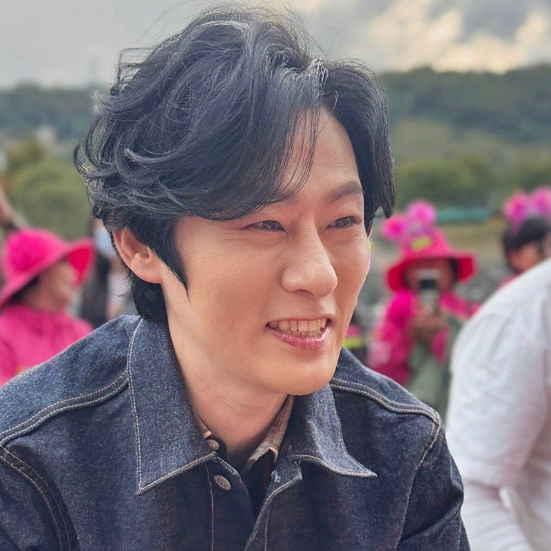 Behind-the-scenes cut of Kang Moonkyung