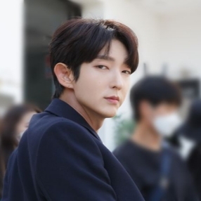 Behind-the-scenes cut of Lee Joongi