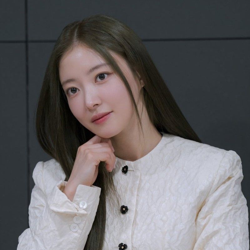 Behind-the-scenes cut of Lee Seyoung