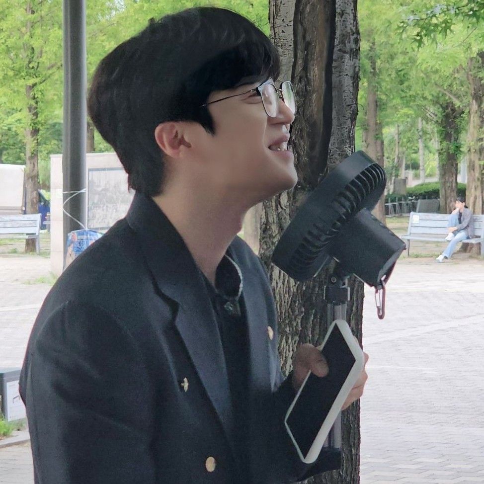 Recent activity shot of Park Jihoo (Mr. Trot 3)