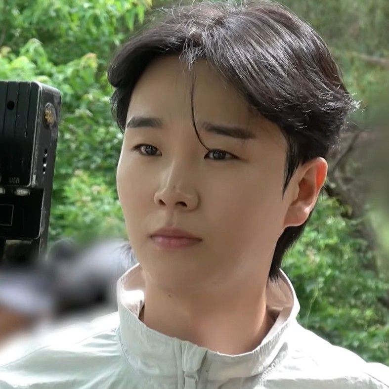 Behind-the-scenes cut of Song Minjun