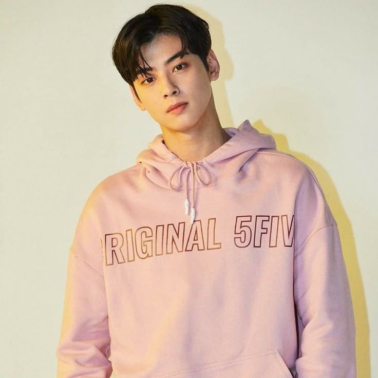 Latest photo of Cha Eunwoo