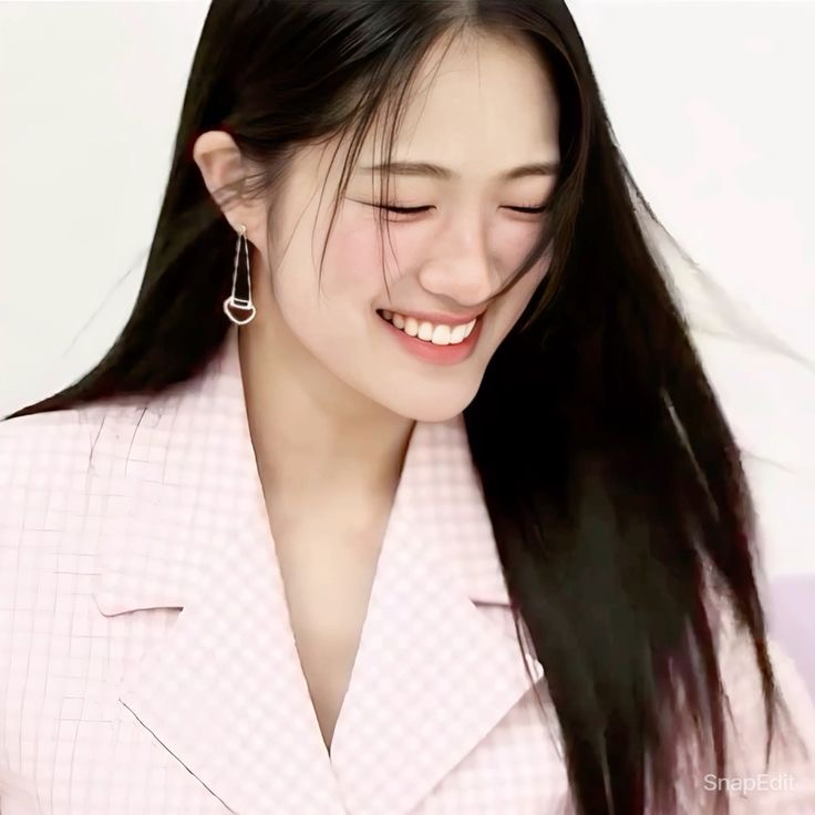 Latest photo of Kim Hyeyoon