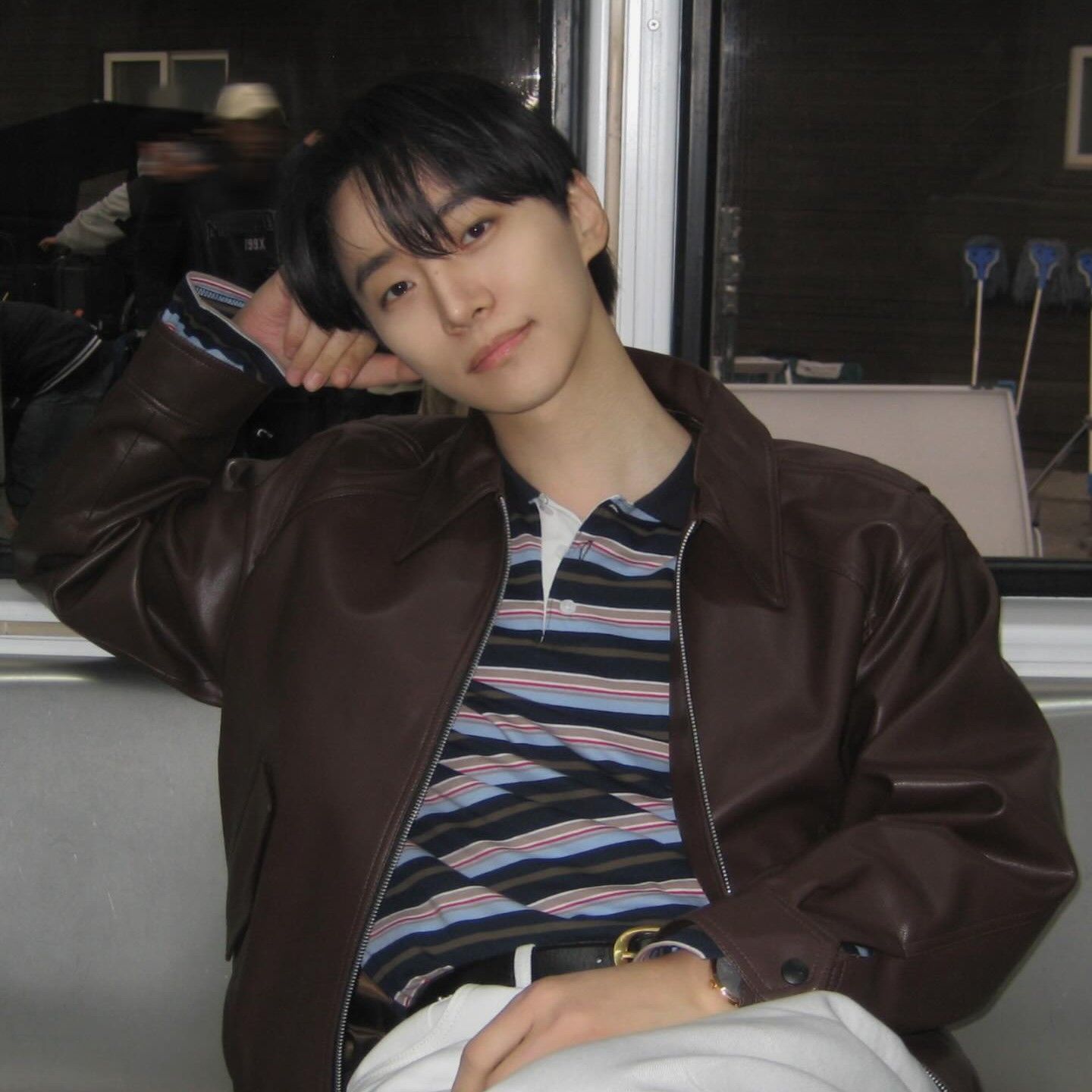 イ・ジュノのビハインドカット