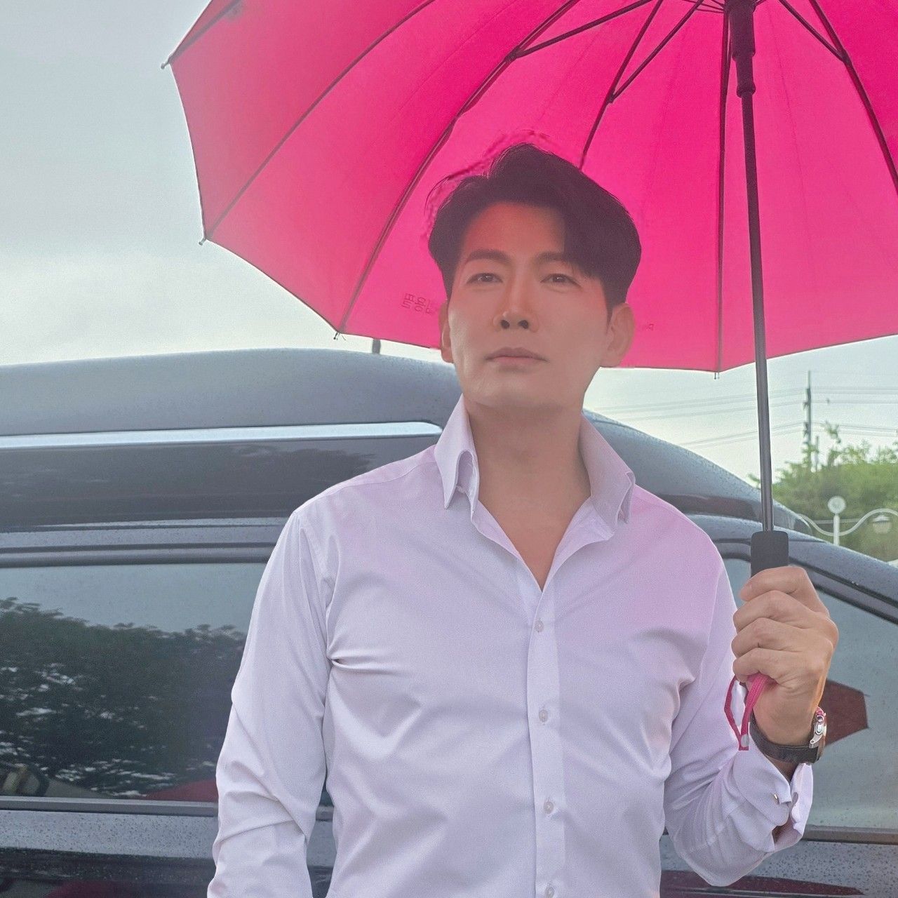 Behind-the-scenes cut of Kim Yongpil