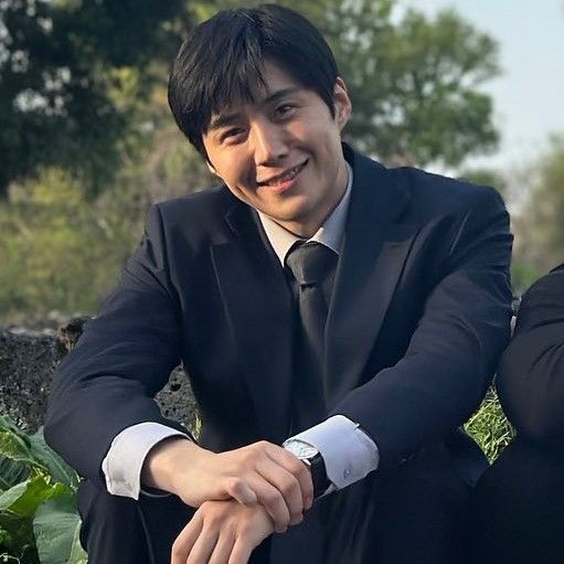 Behind-the-scenes cut of Kim Seonho