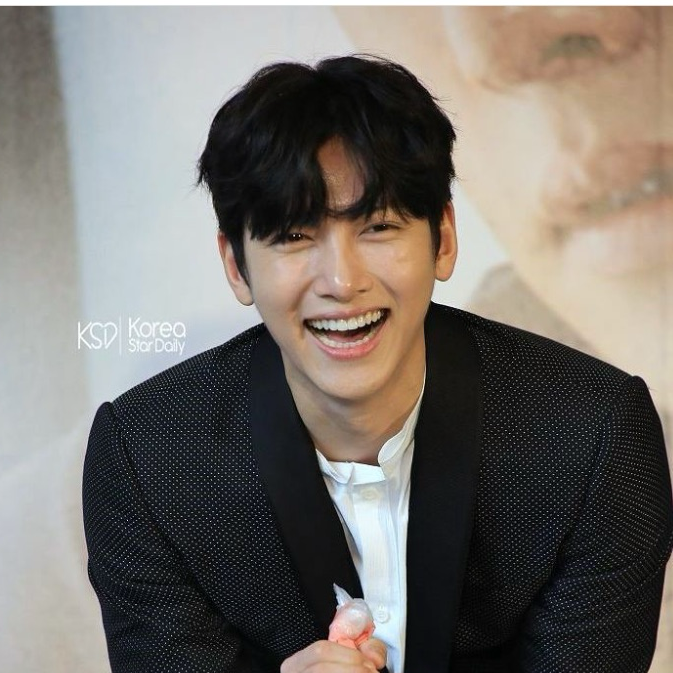 지창욱 최근 활동샷