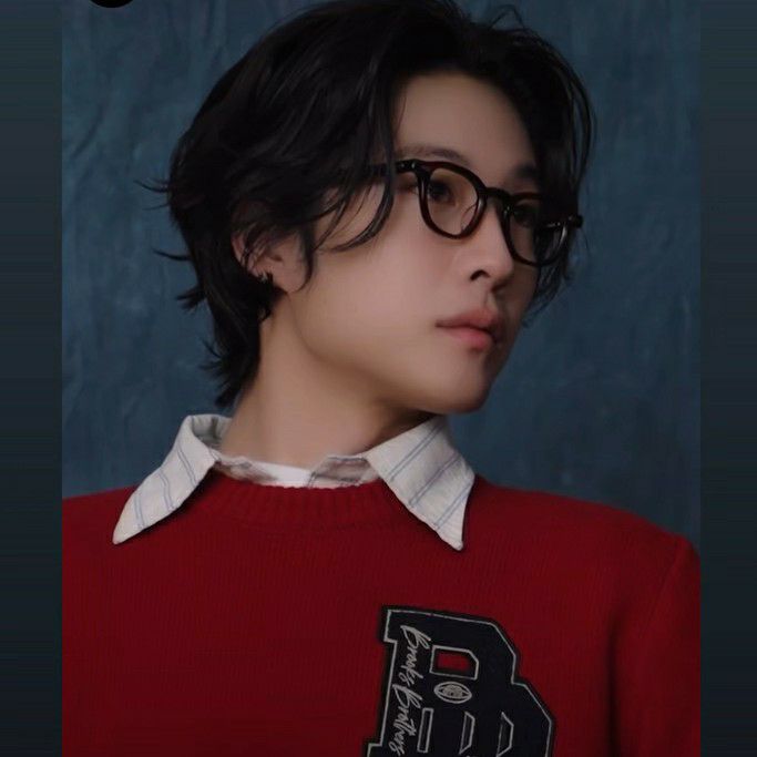 Behind-the-scenes cut of Lee Jongwon