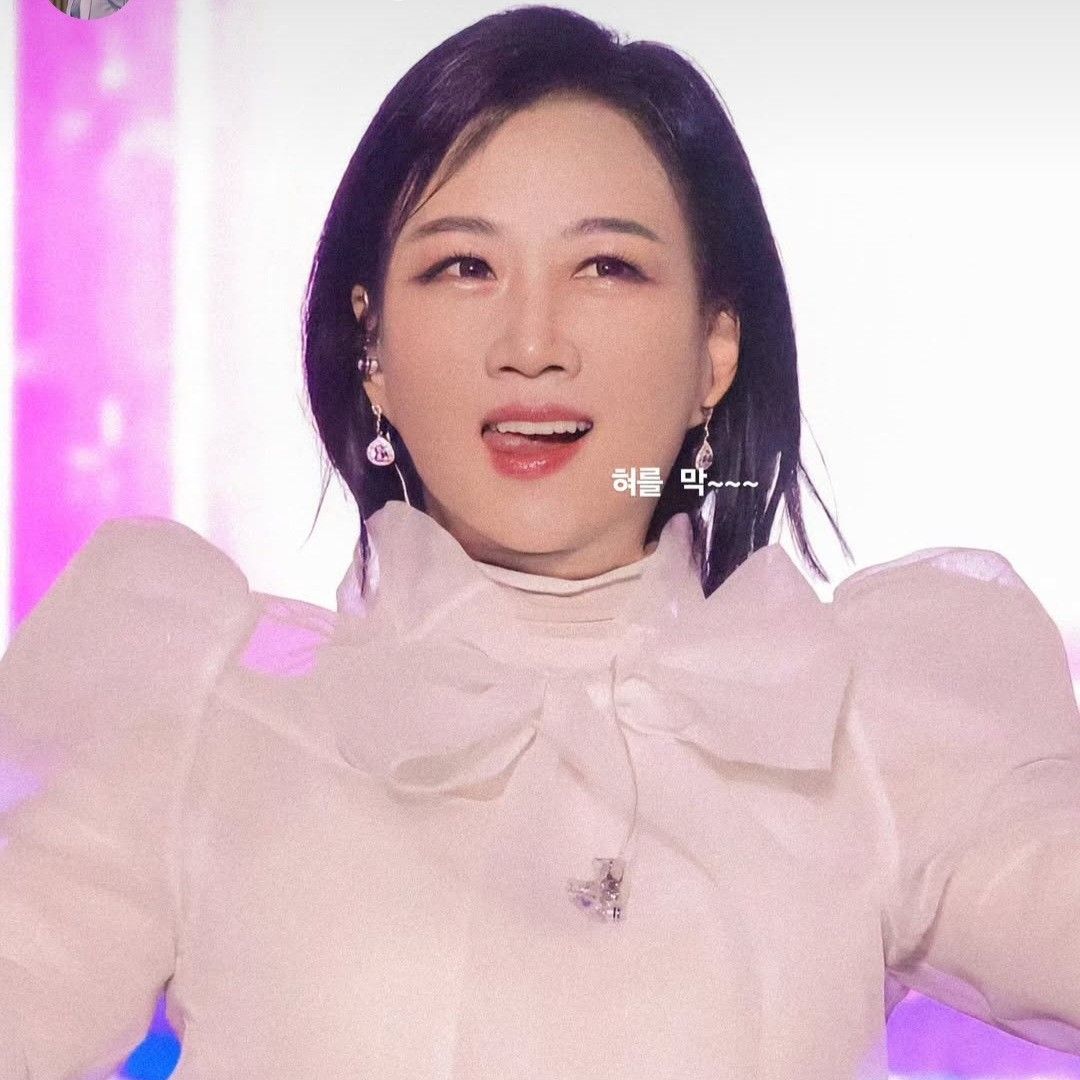 Recent activity shot of Jang Yoonjeong