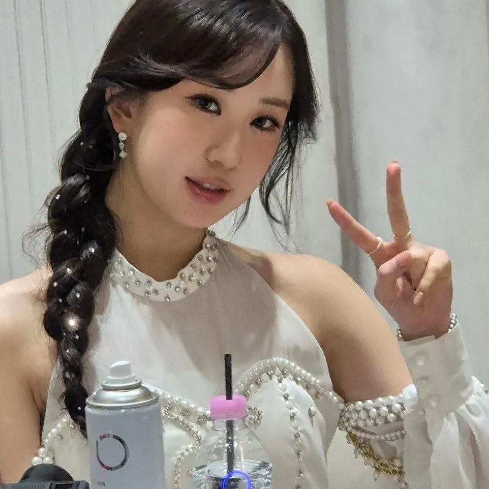 Cuplikan di balik layar dari Jeon Yujin