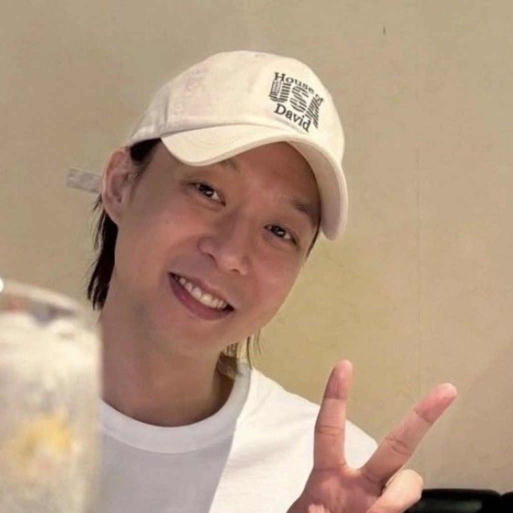 A moment captured by a fan of Park Yoochun