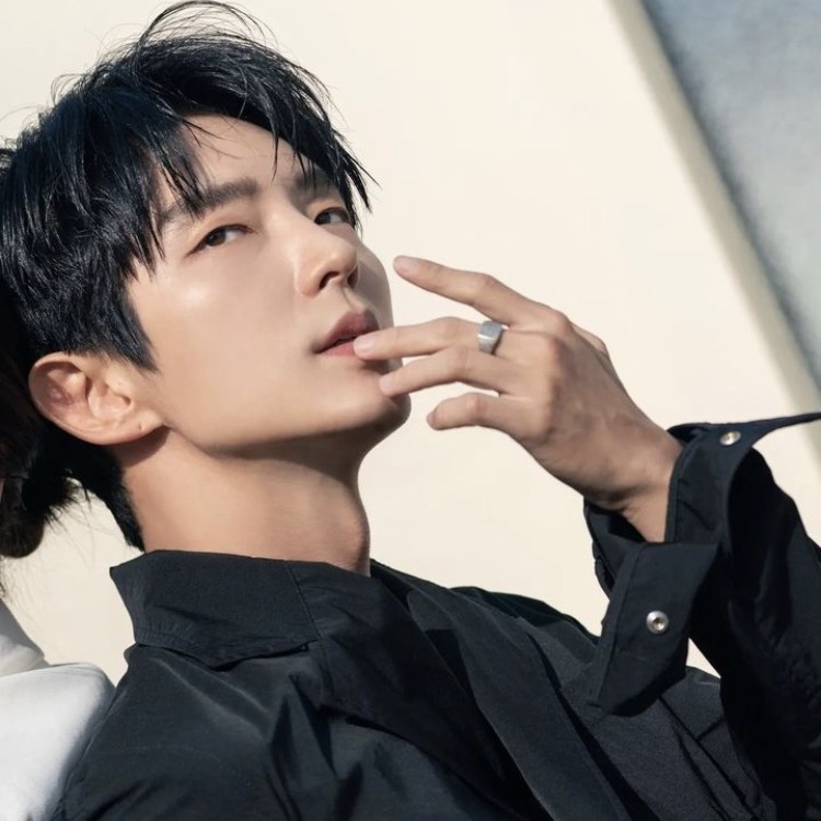 Recent activity shot of Lee Joongi