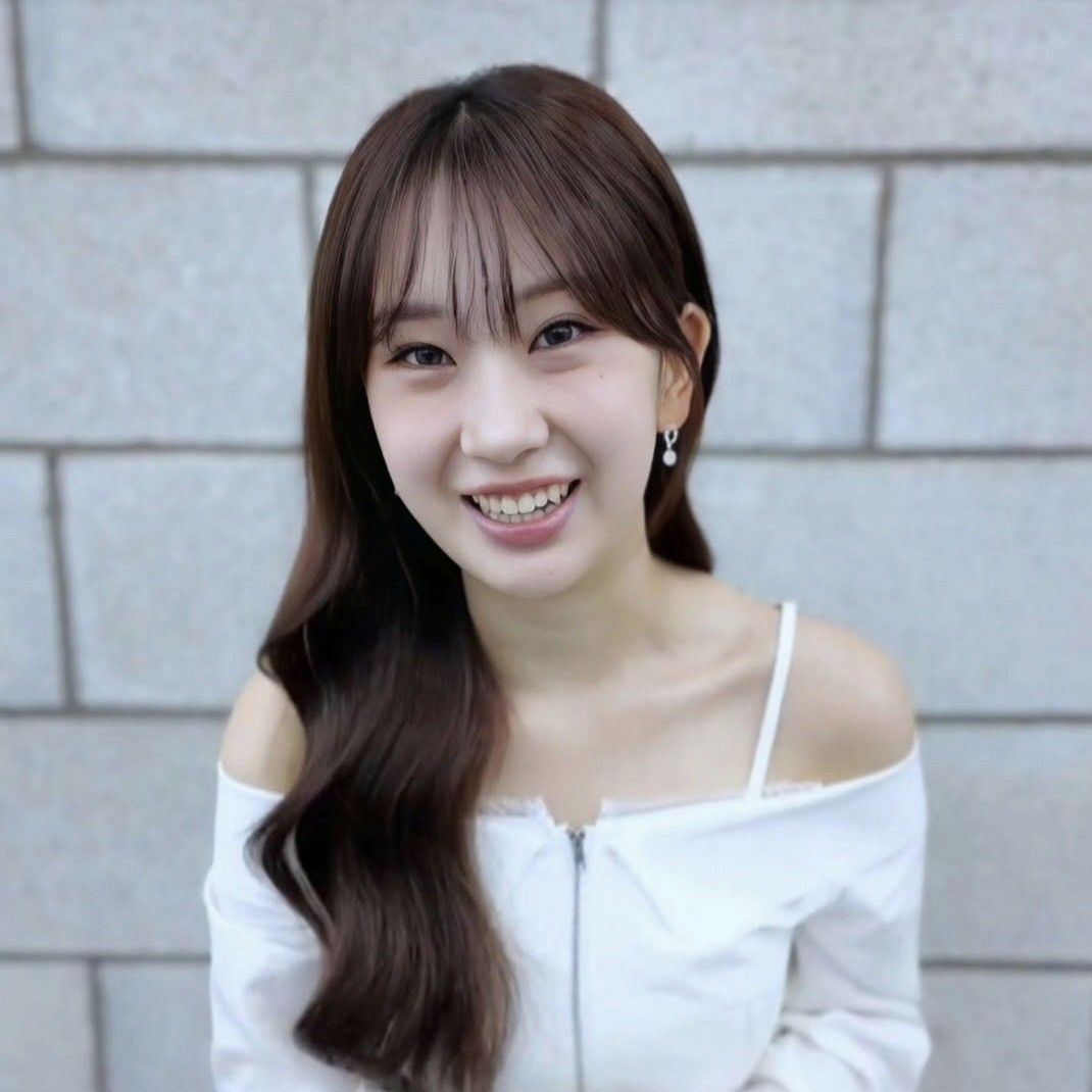 Momen yang diabadikan oleh penggemar Jeon Yujin