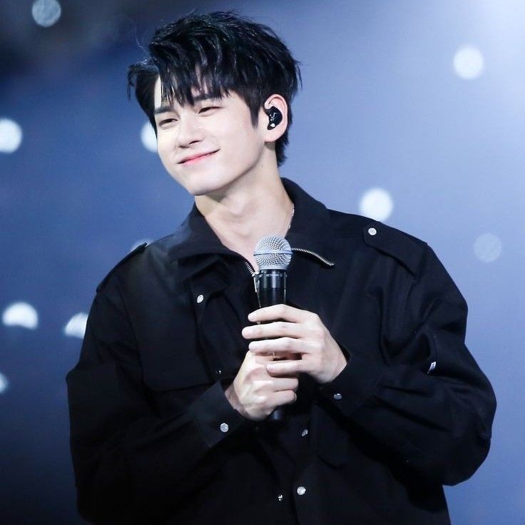 옹성우 최근 활동샷