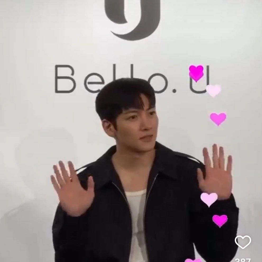 A moment captured by a fan of Ji Changwook