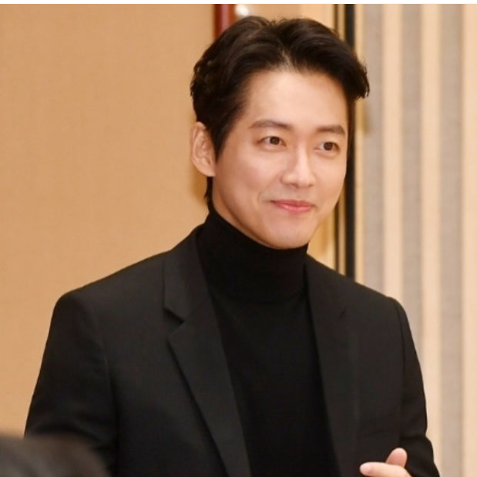 Behind-the-scenes cut of Namkoong Min