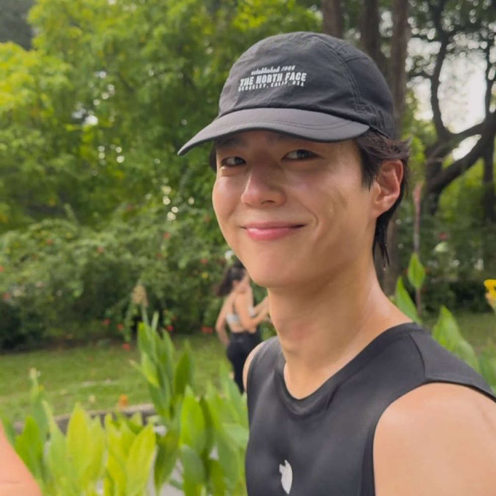 Latest photo of Park Bogum