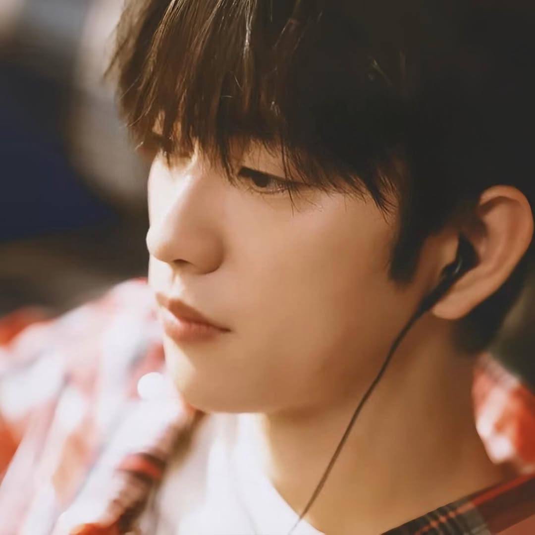 Behind-the-scenes cut of Park Jinyoung