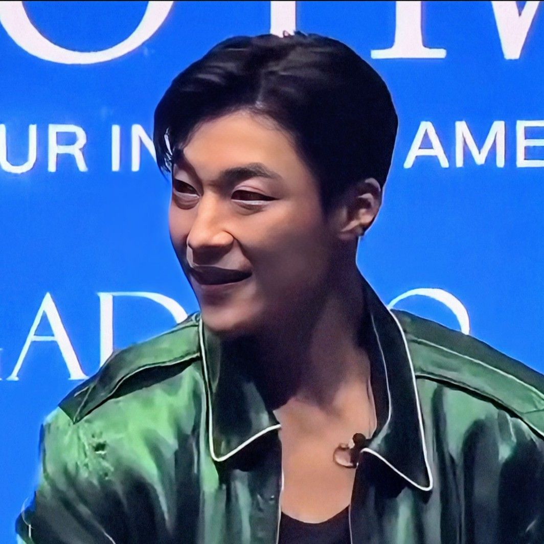 A moment captured by a fan of Woo Dohwan