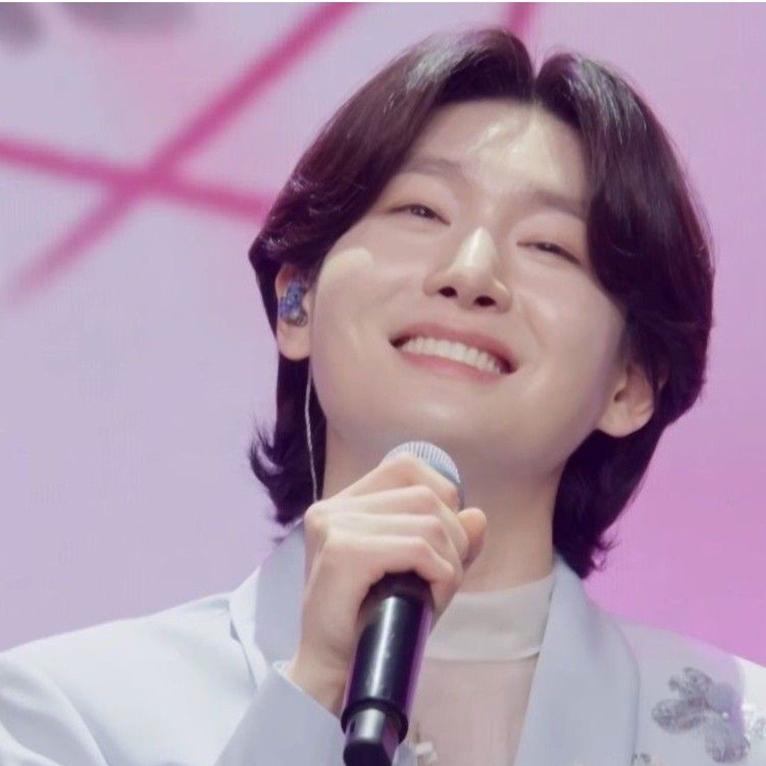 Latest photo of Kim Yongbin