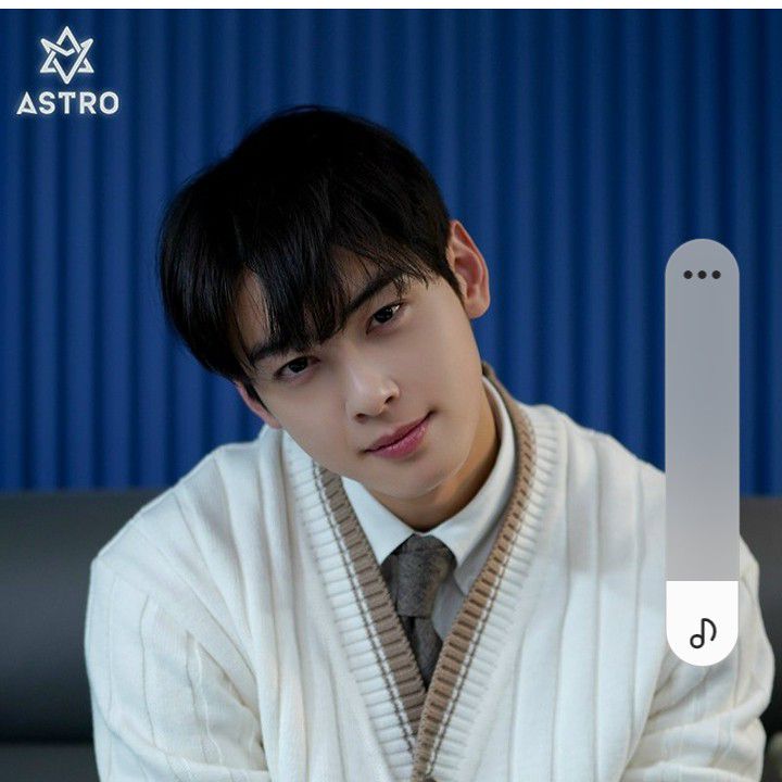 A moment captured by a fan of Cha Eunwoo