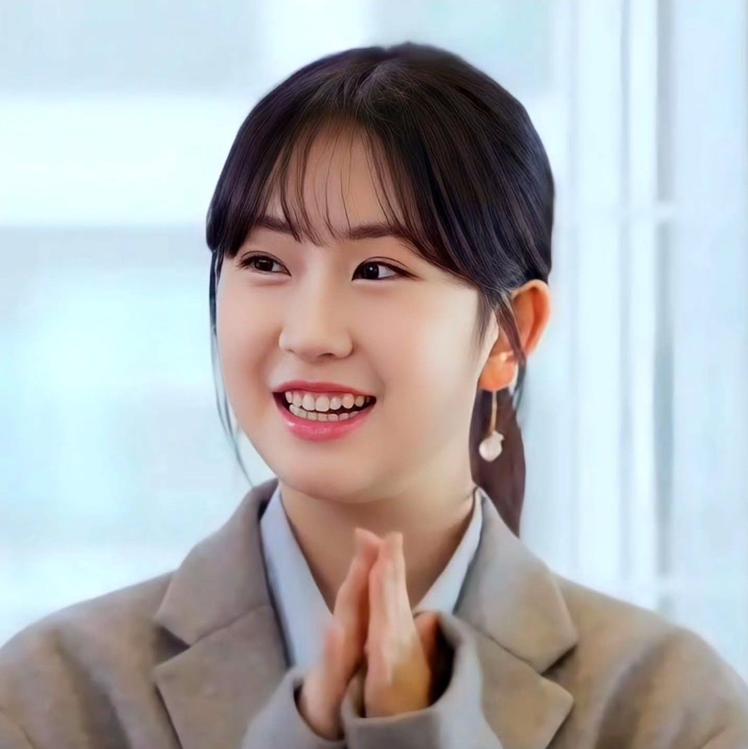 Momen yang diabadikan oleh penggemar Jeon Yujin